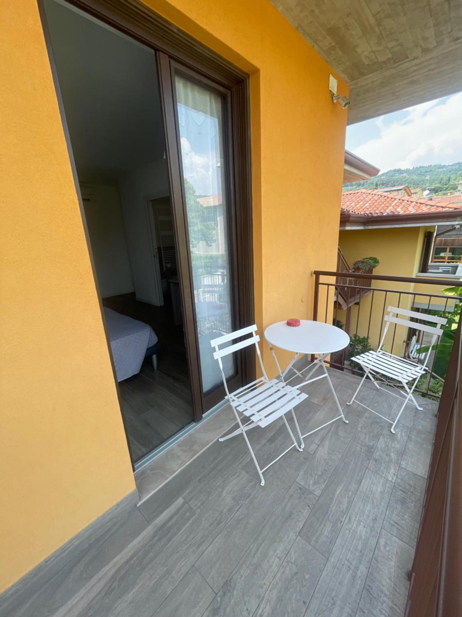 Welcome Traveller Divine Cecile Garda  Bagian luar foto