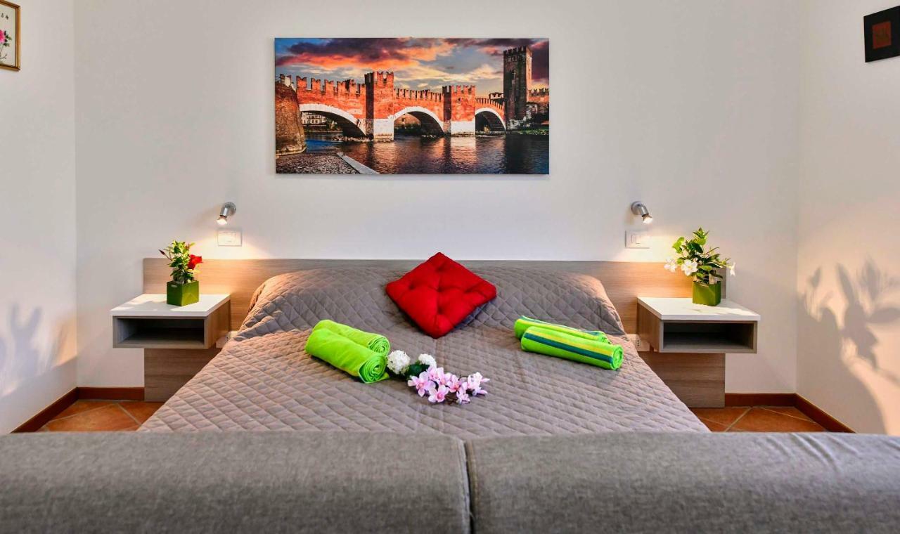 Welcome Traveller Divine Cecile Garda  Bagian luar foto