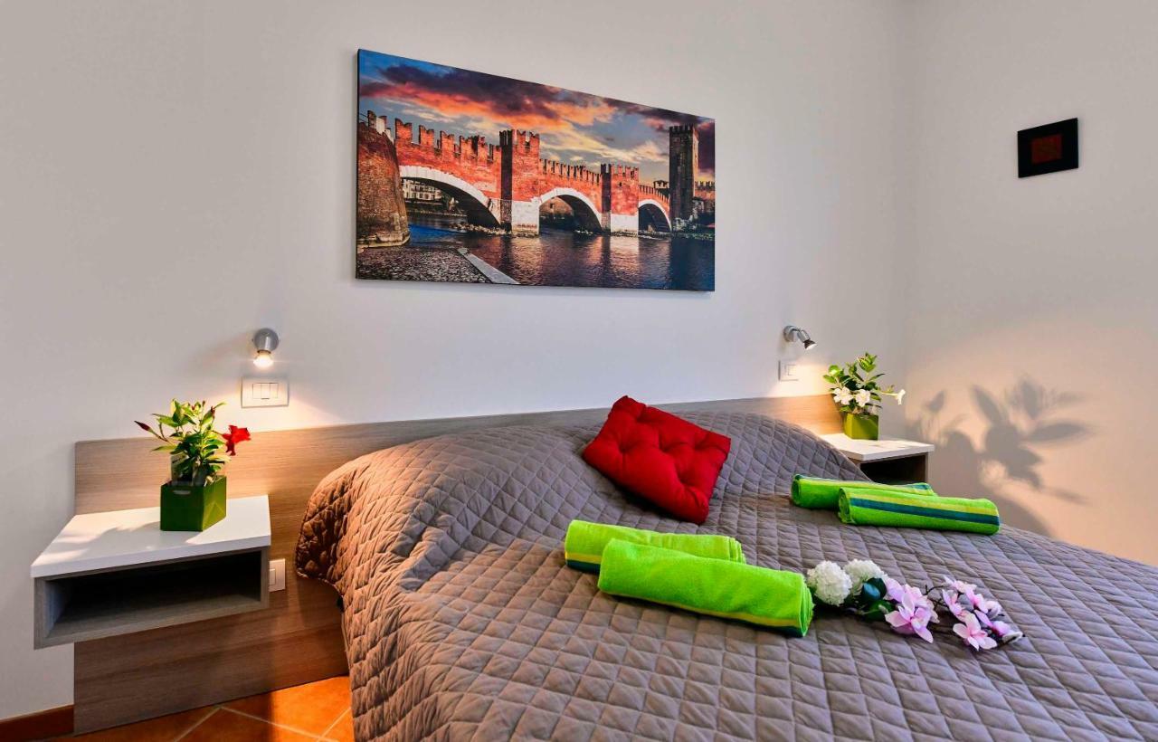 Welcome Traveller Divine Cecile Garda  Bagian luar foto