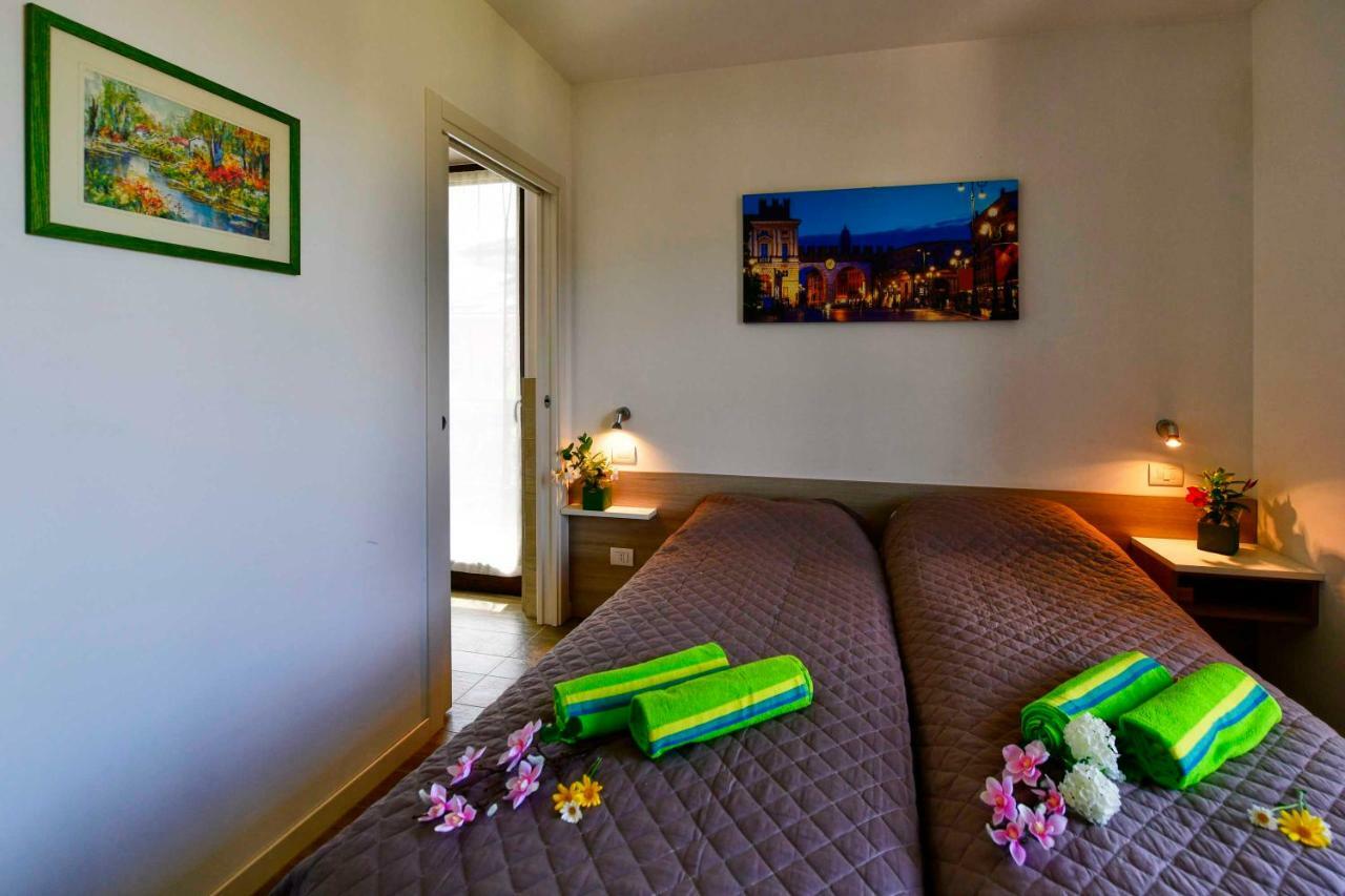 Welcome Traveller Divine Cecile Garda  Bagian luar foto