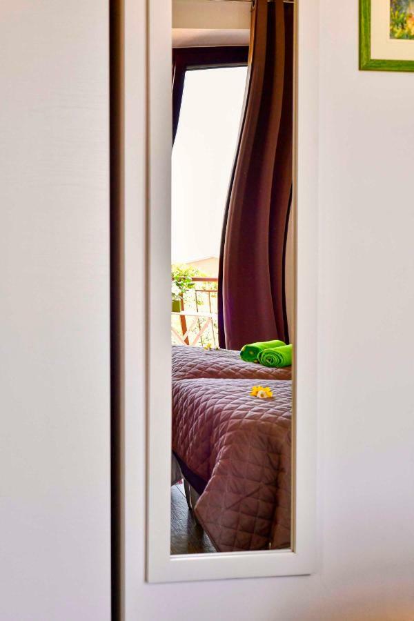 Welcome Traveller Divine Cecile Garda  Bagian luar foto