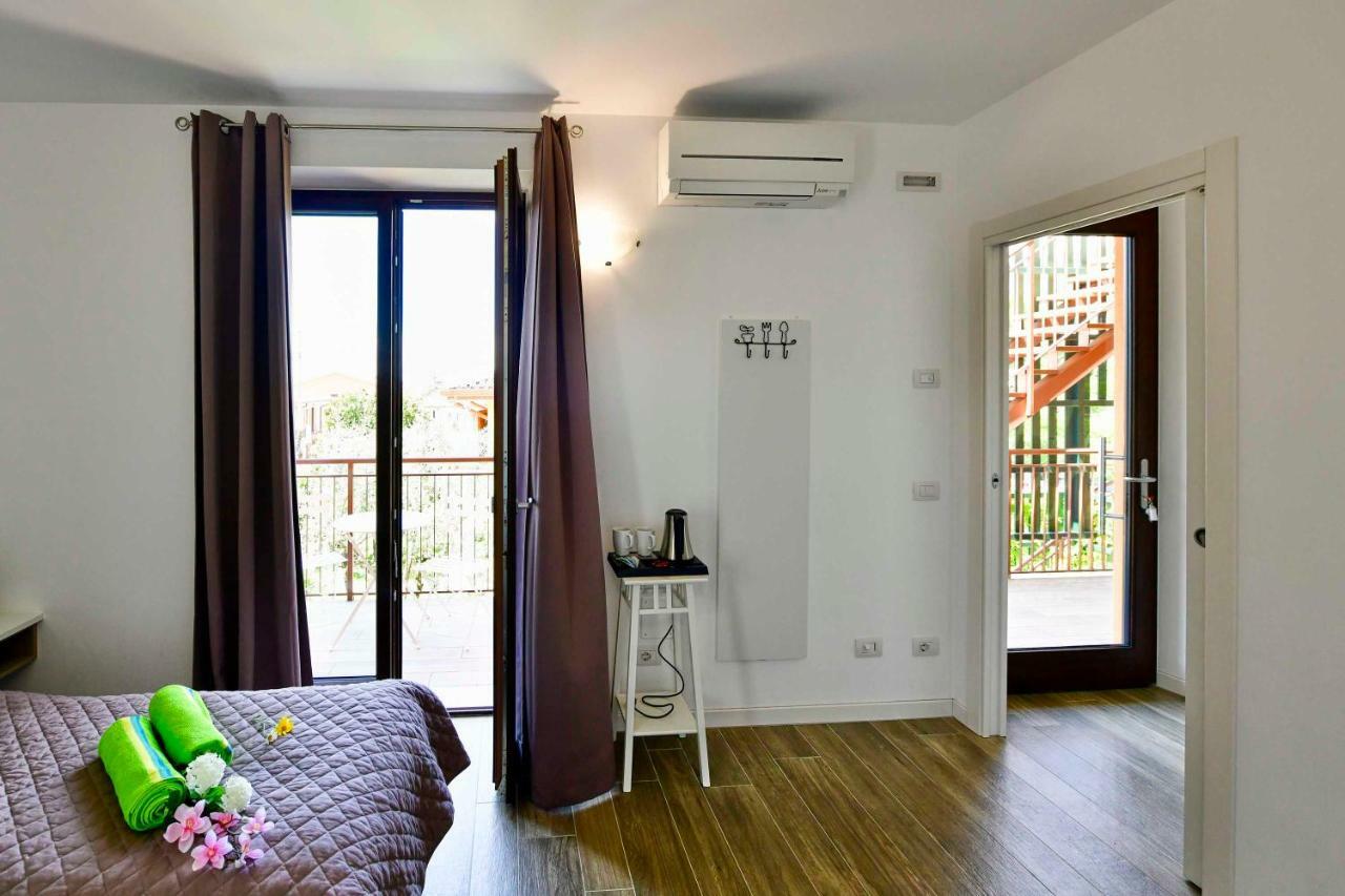 Welcome Traveller Divine Cecile Garda  Bagian luar foto