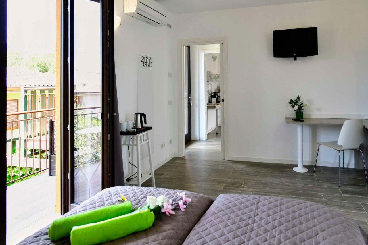 Welcome Traveller Divine Cecile Garda  Bagian luar foto